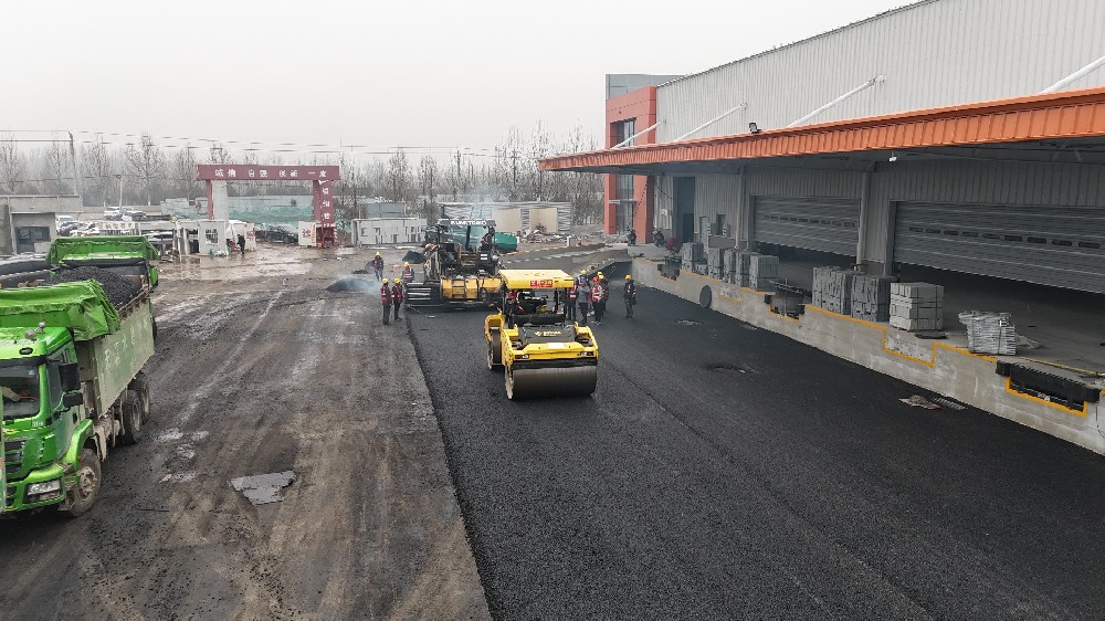 質(zhì)量為本！鄭州瀝青路面攤鋪施工質(zhì)量控制的“黃金法則”
